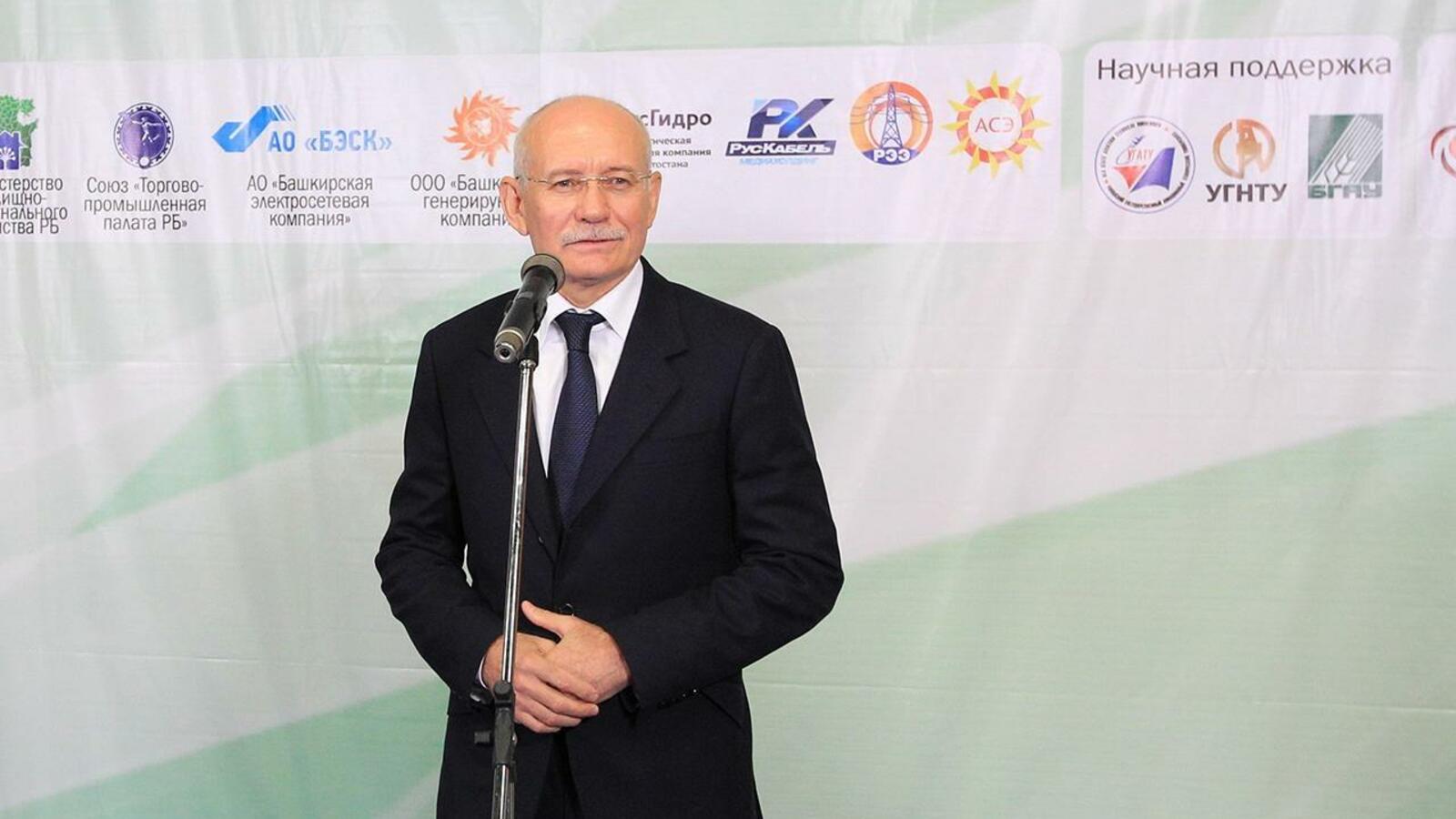 Олег Яровиков