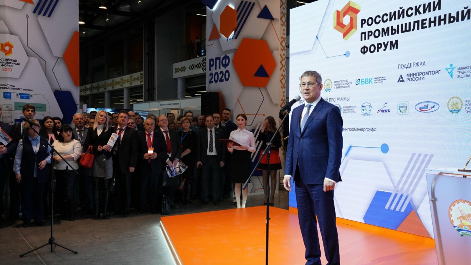 Олег Яровиков