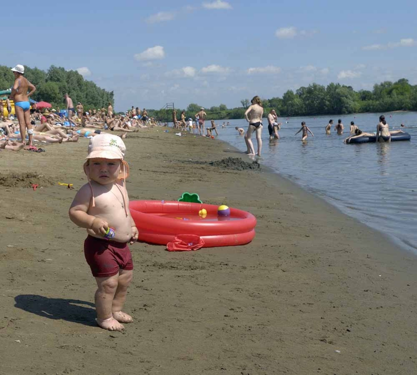 Альберт ЗАГИРОВ  Во время рейда специалисты постоянно предупреждают: не оставляйте детей одних у воды.