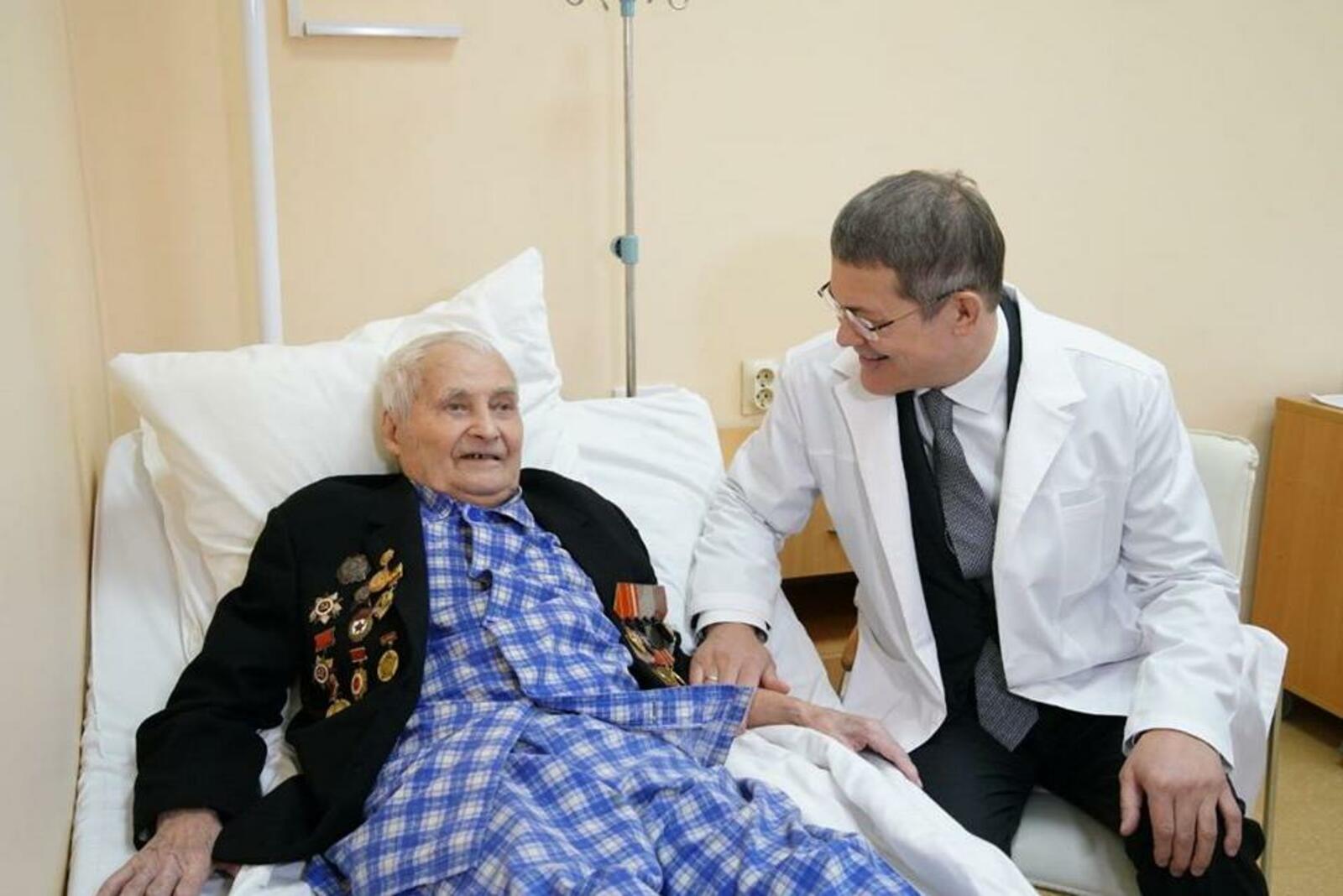 Олег Яровиков