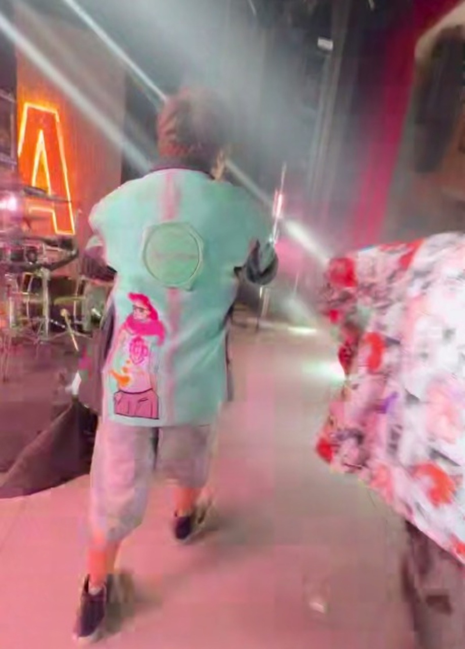 скриншот видео ТГ-канал Элвина Грея