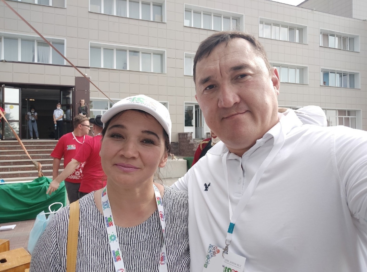 с супругой Сулпан Аскаровой