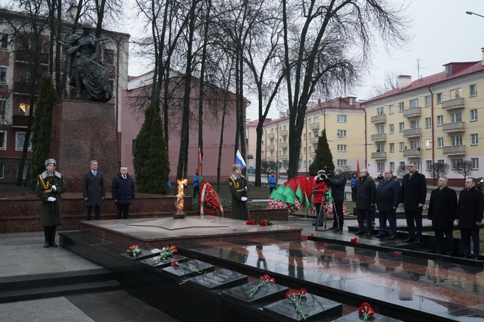 Радий Хабиров в Гомеле почтил память погибших в годы Великой Отечественной войны