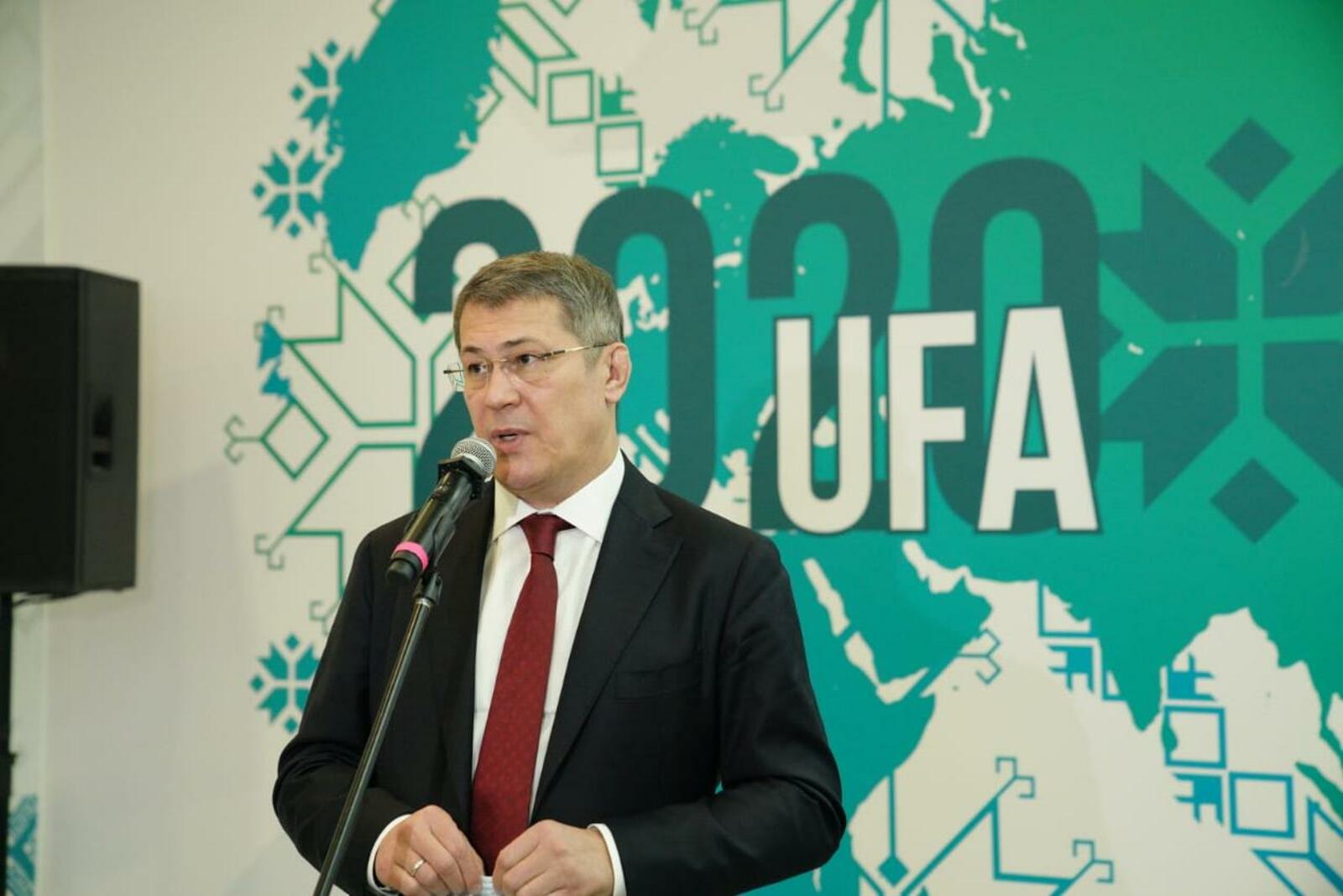 Олег Яровиков