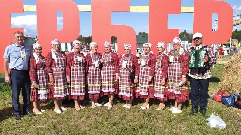 Фольклорный ансамбль «Зангари» принял участие в межрегиональном празднике «Гербер»
