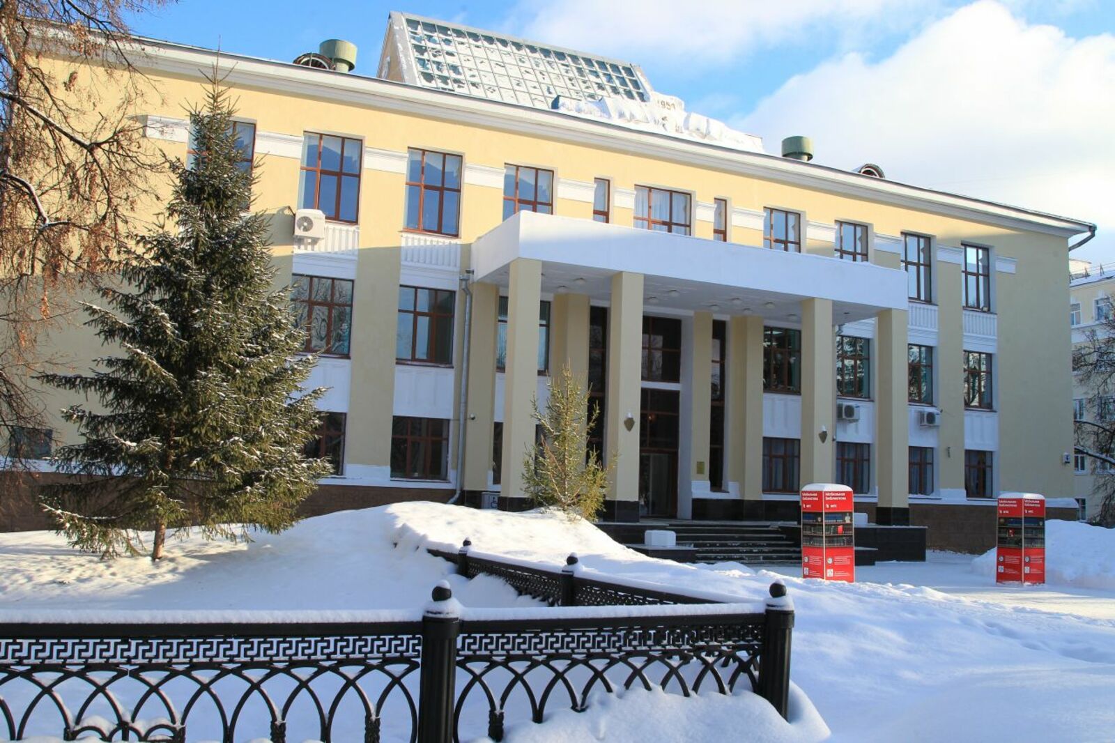 Олег Яровиков
