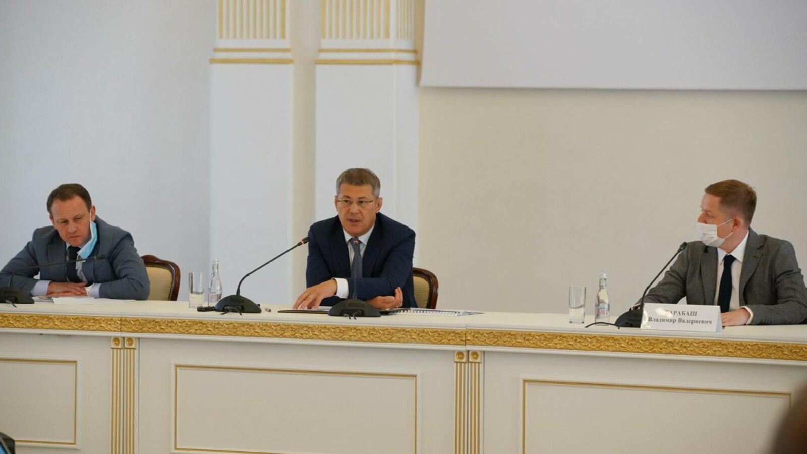 Олег Яровиков