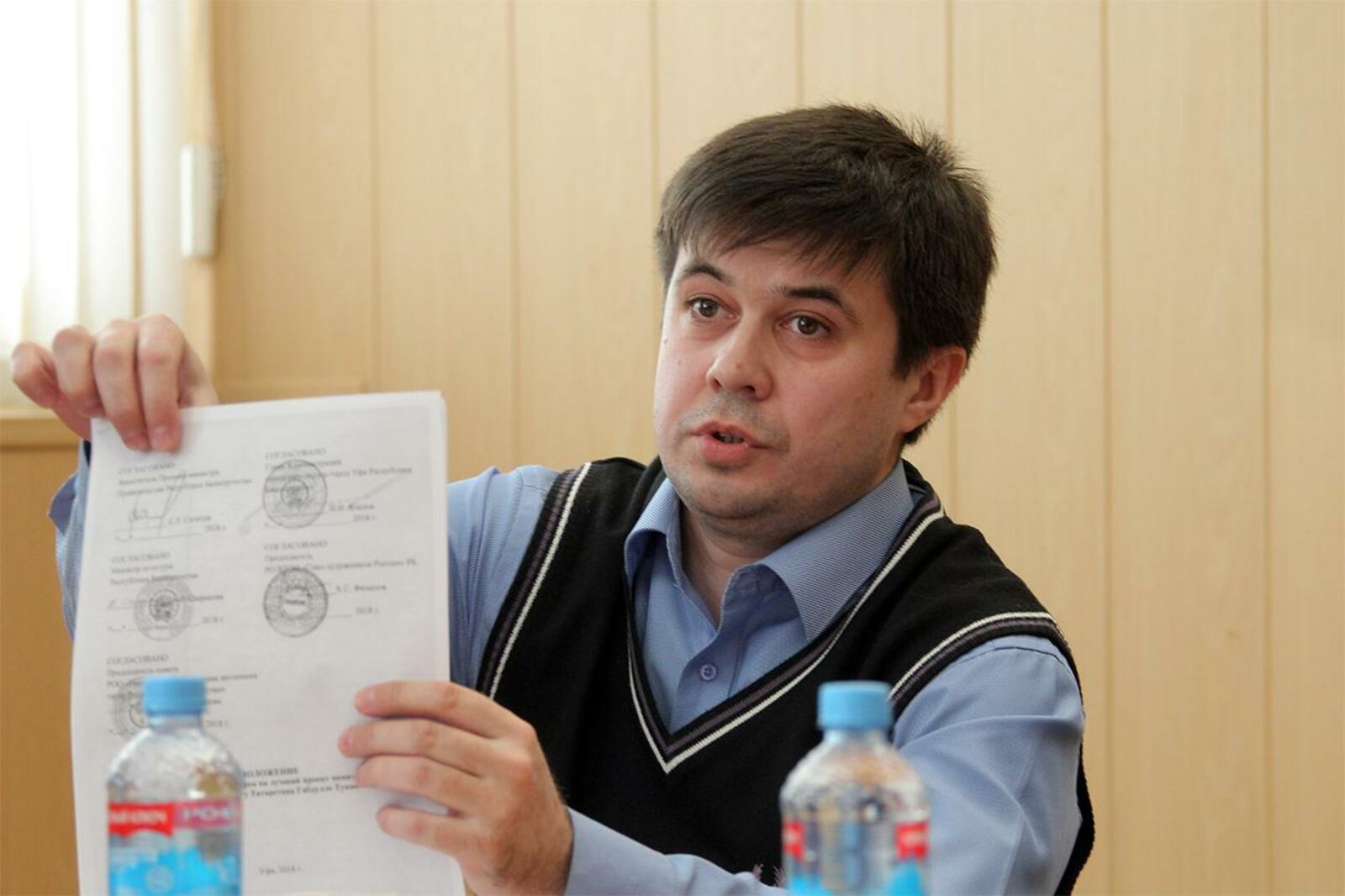 Олег Яровиков
