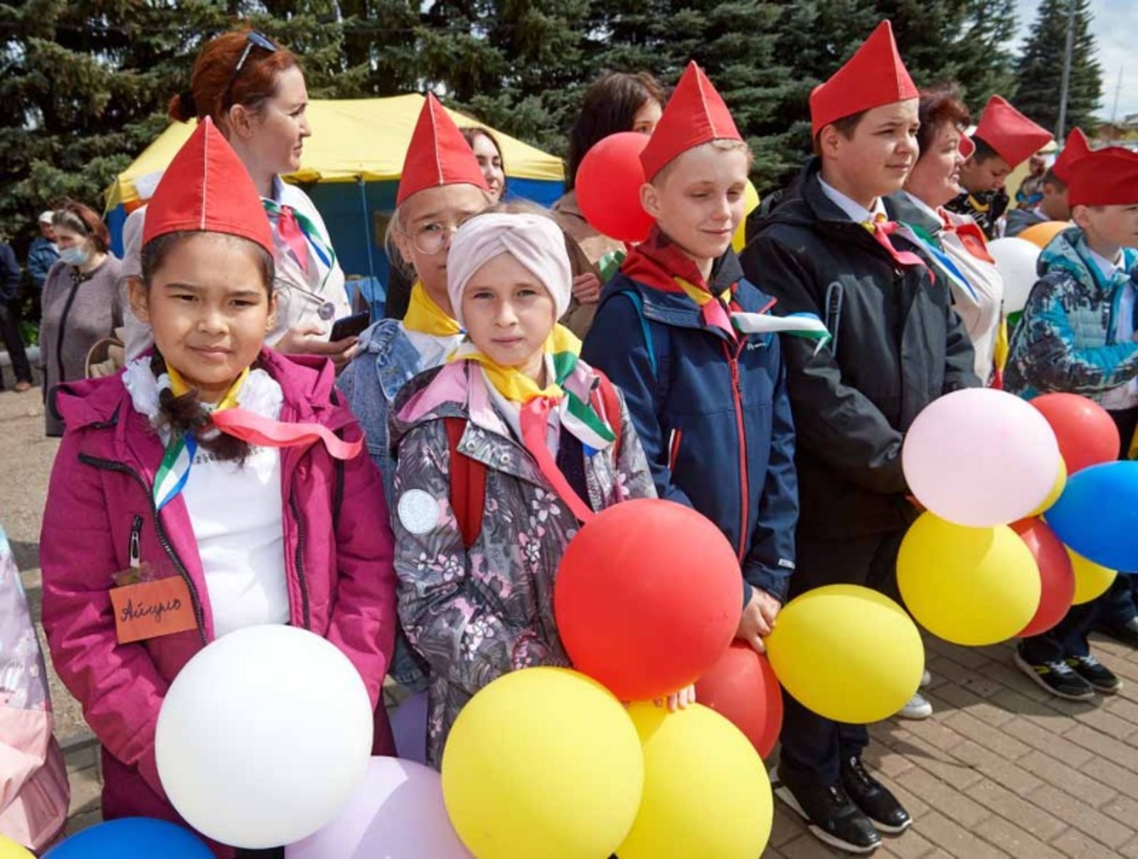 Альберт ЗАГИРОВ  В пионерские дружины школ района входят 1,5 тысячи детей.