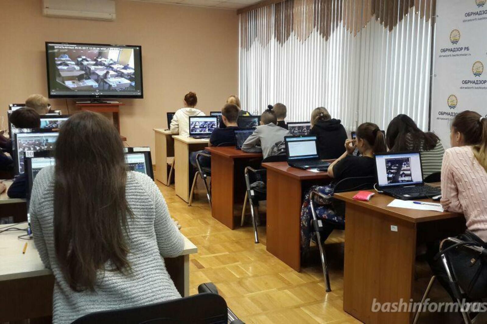 автор