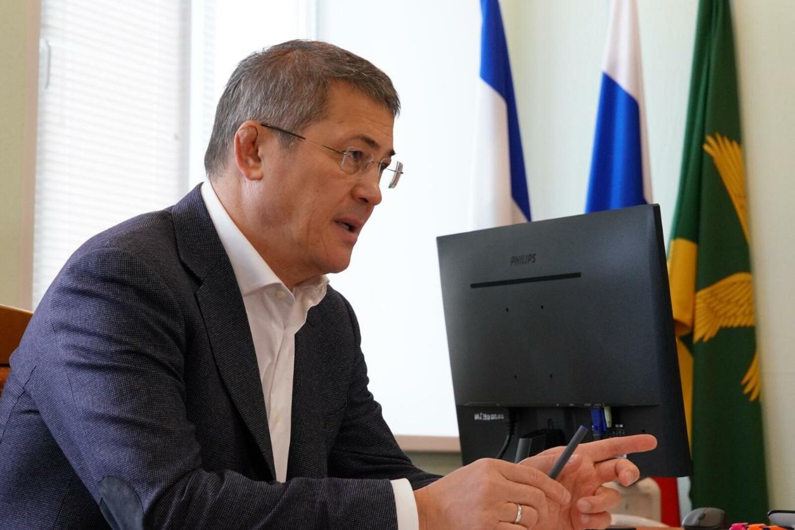 Олег Яровиков