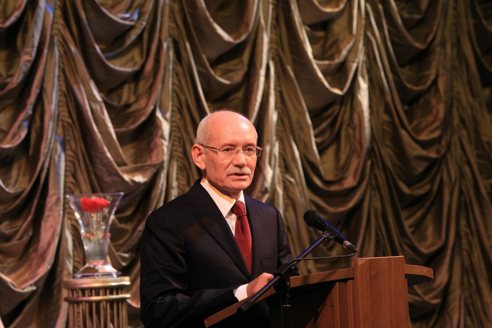 Олег Яровиков