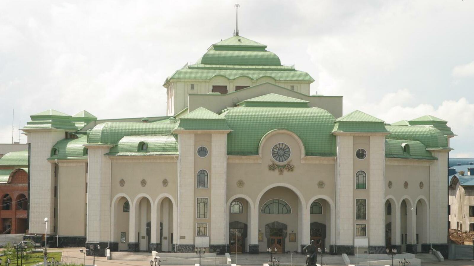 Олег Яровиков