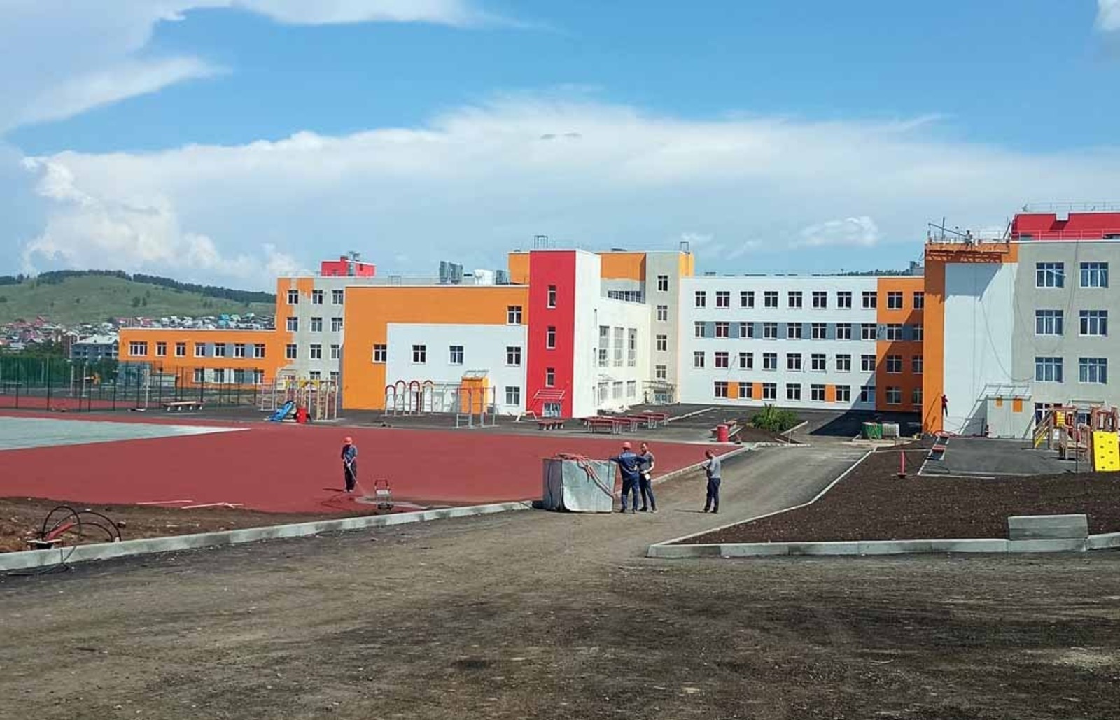 Радий Хабиров поручил завершить строительство самой большой школы в Учалах