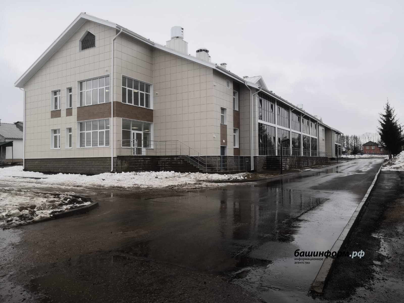 автор