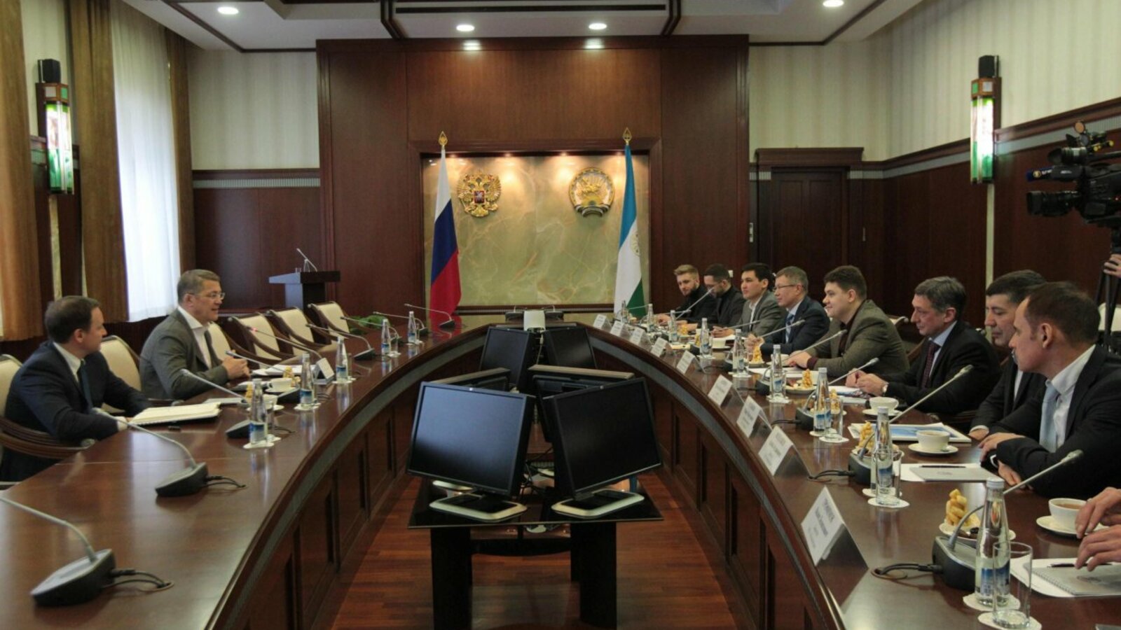 Олег Яровиков