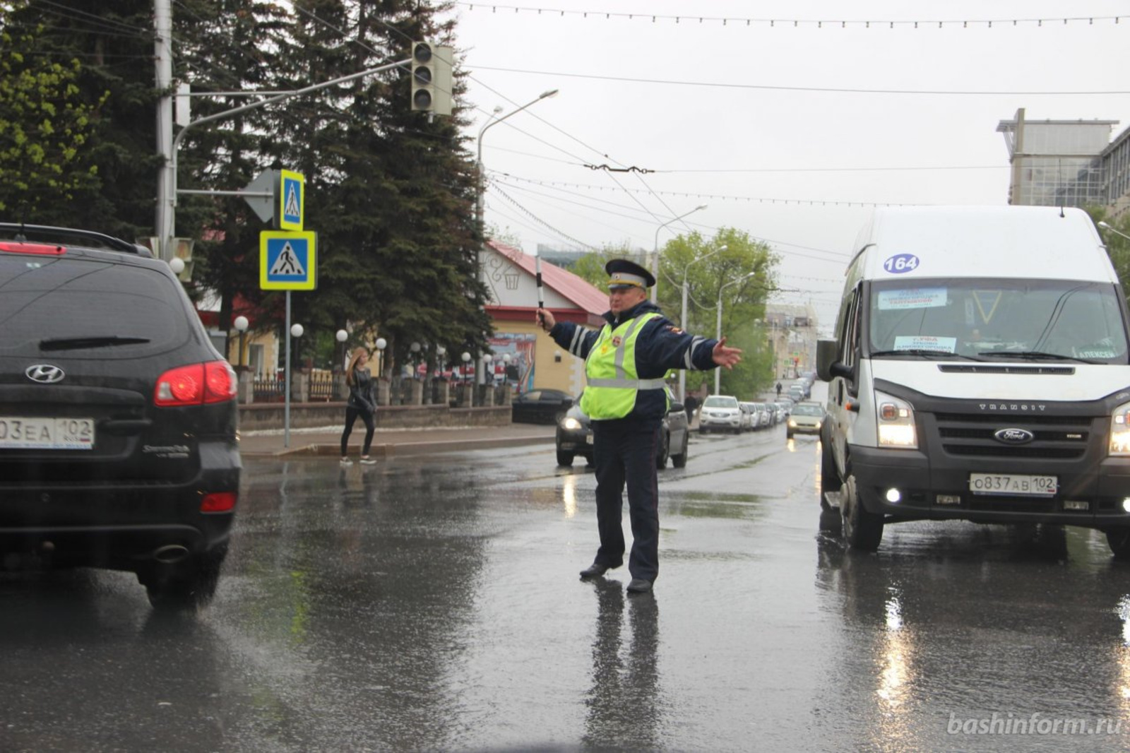 автор