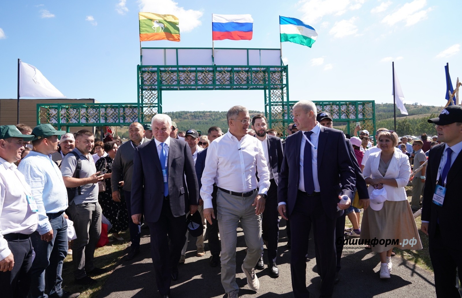 Олег Яровиков