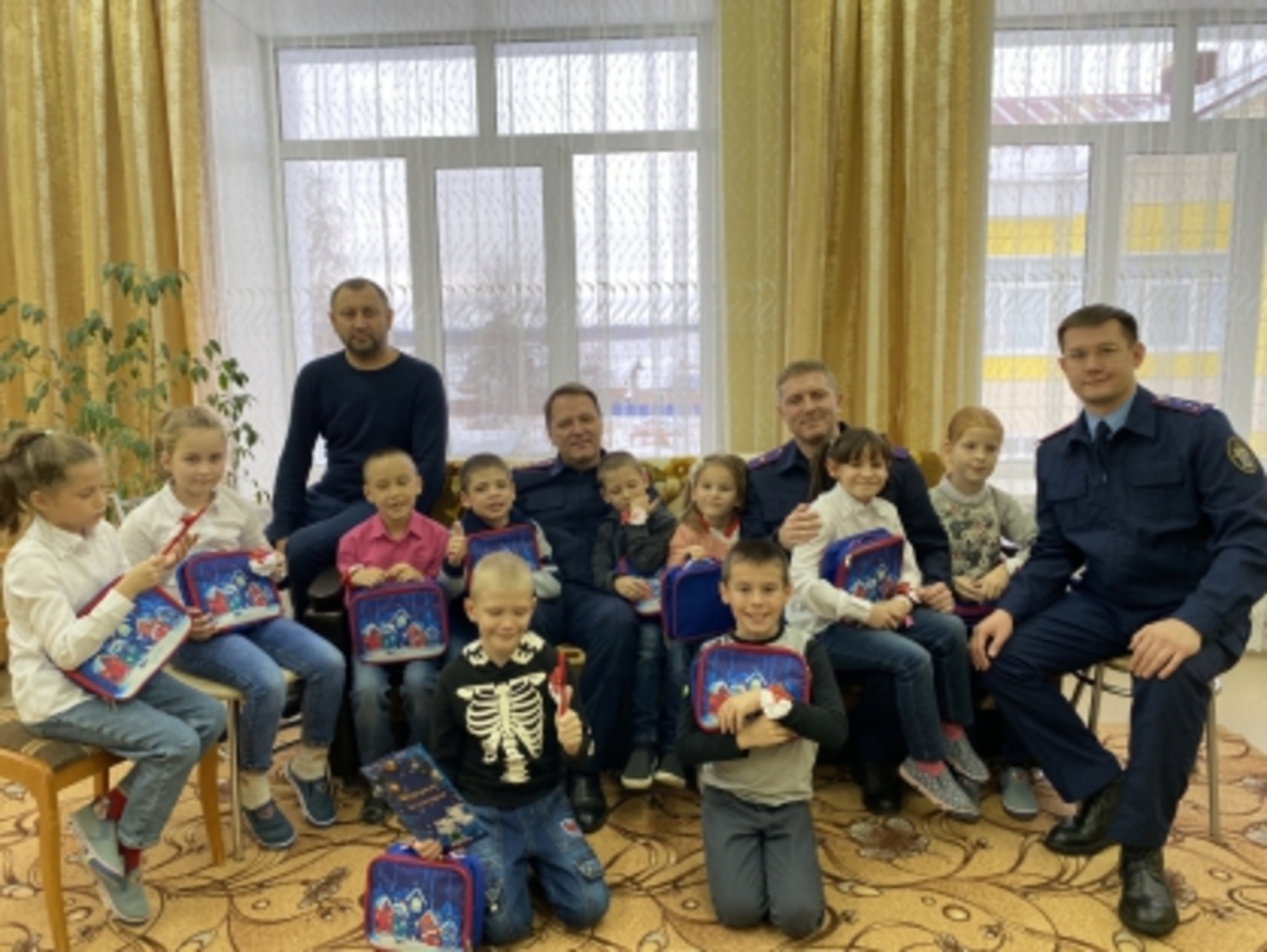 В Кумертау сотрудники следственного управления оказали помощь детям, оставшимся без попечения родителей, прибывшим с территории Донецкой Народной Республики