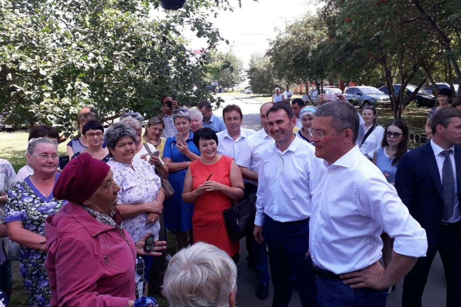 автор
