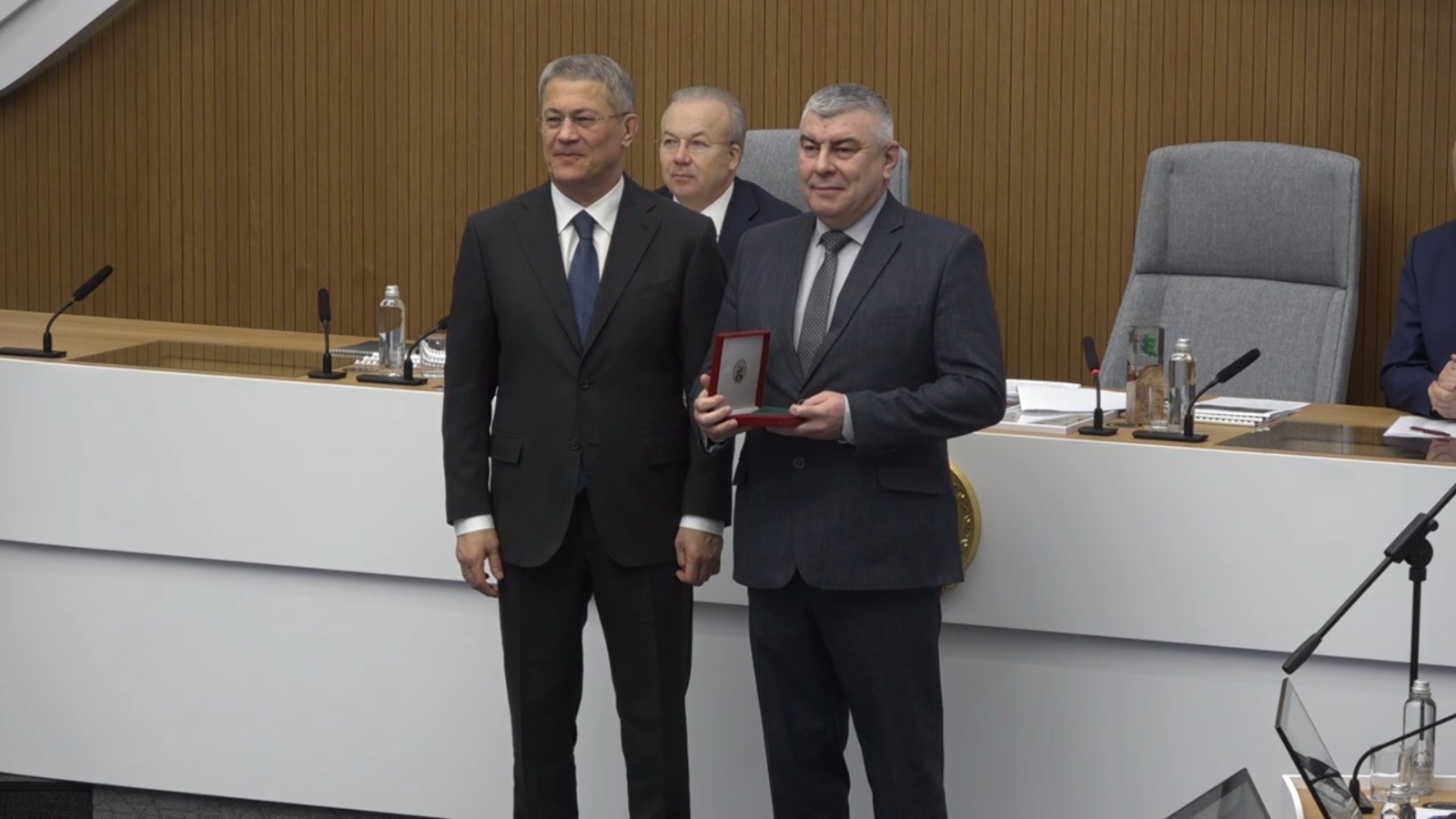 стоп-кадр видео оперативное совещание в правительстве РБ