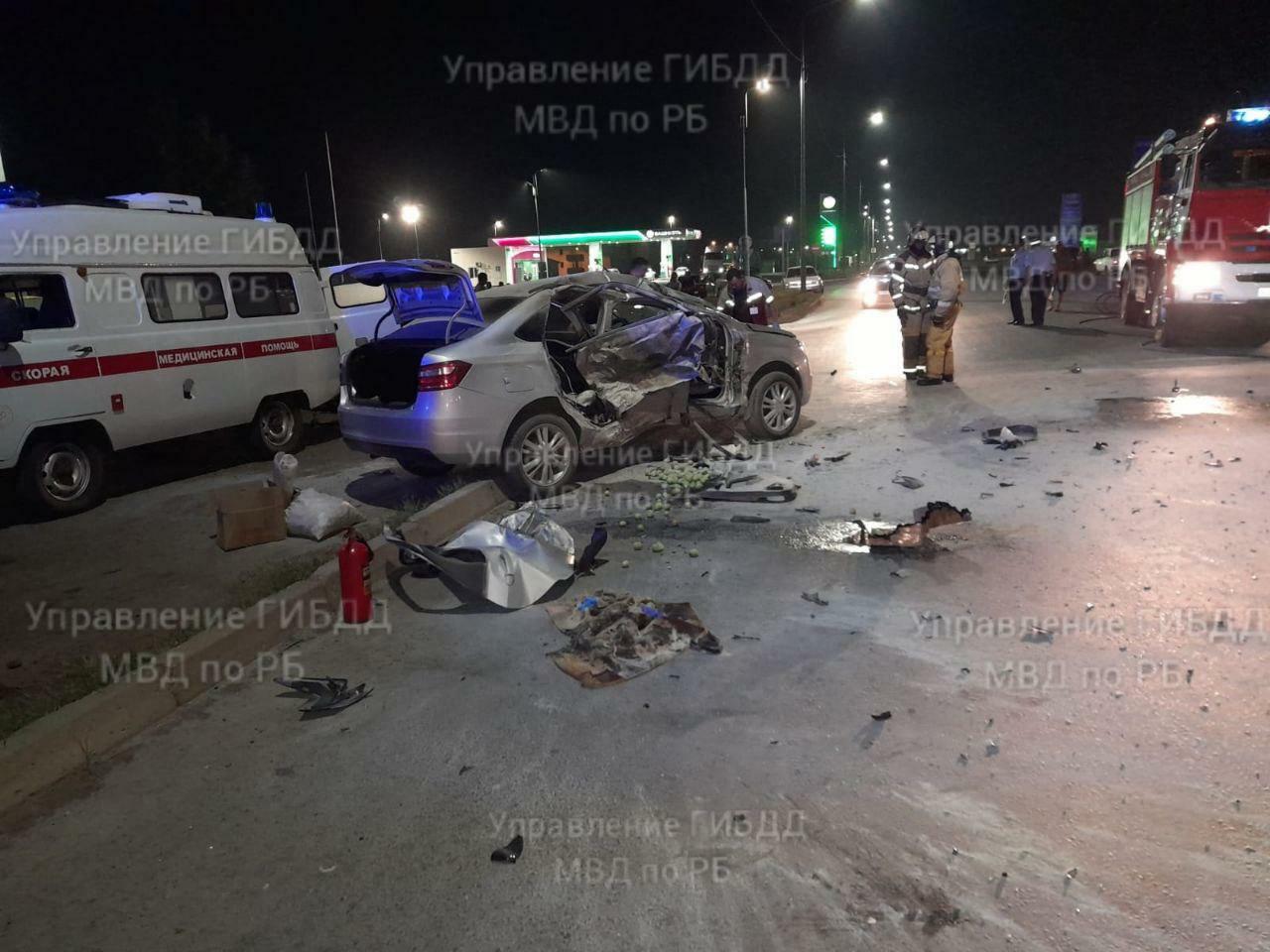В Башкирии мотоциклист скончался в аварии с двумя легковушками