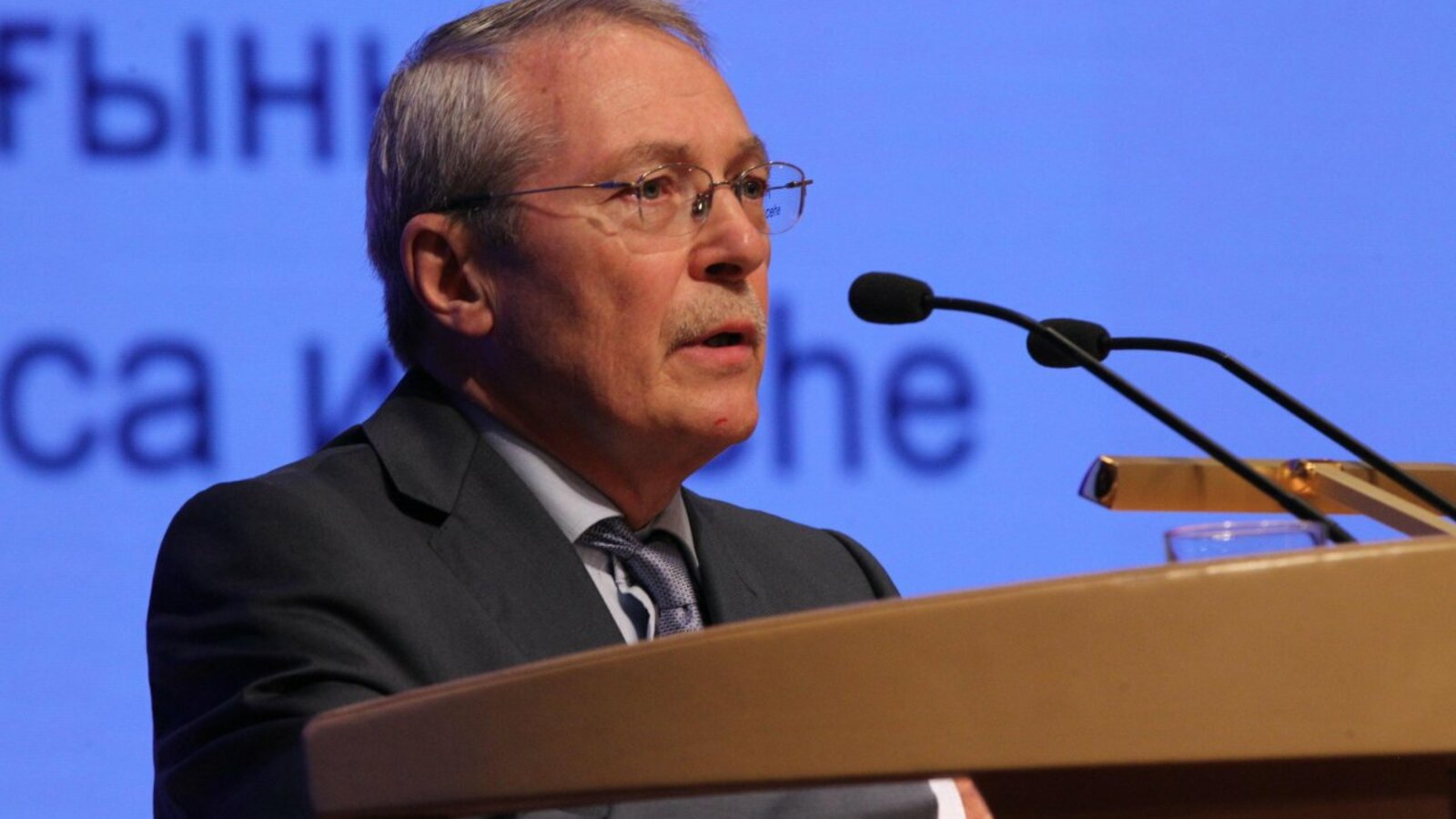 Олег Яровиков