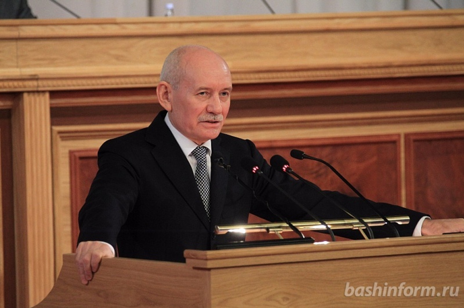 Олег Яровиков