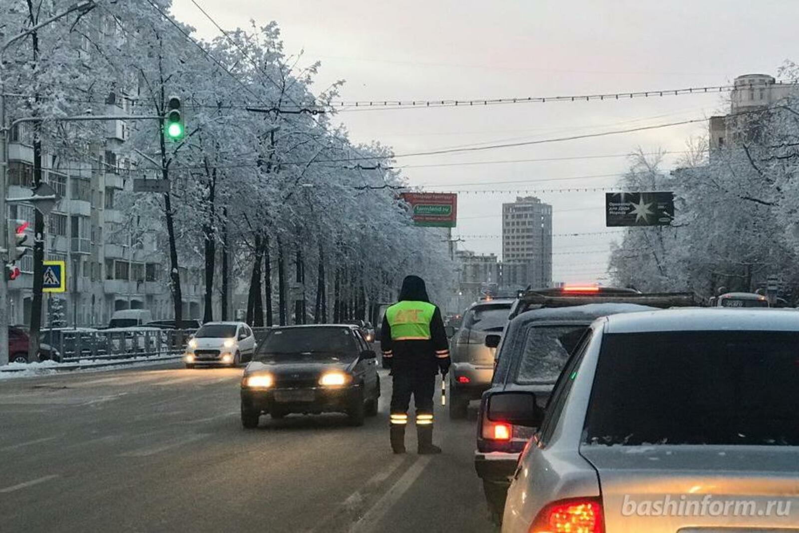 автор