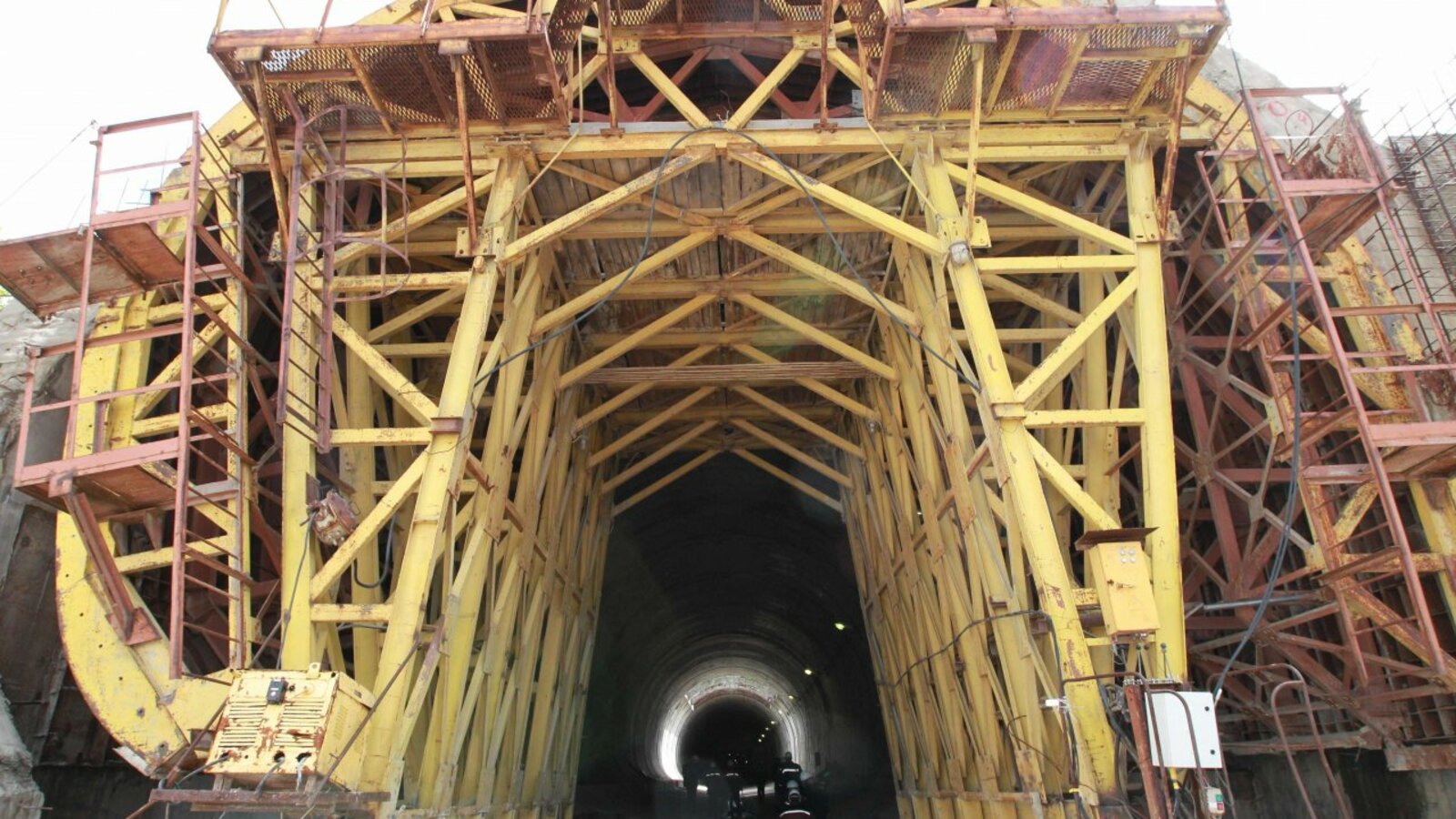 Олег Яровиков