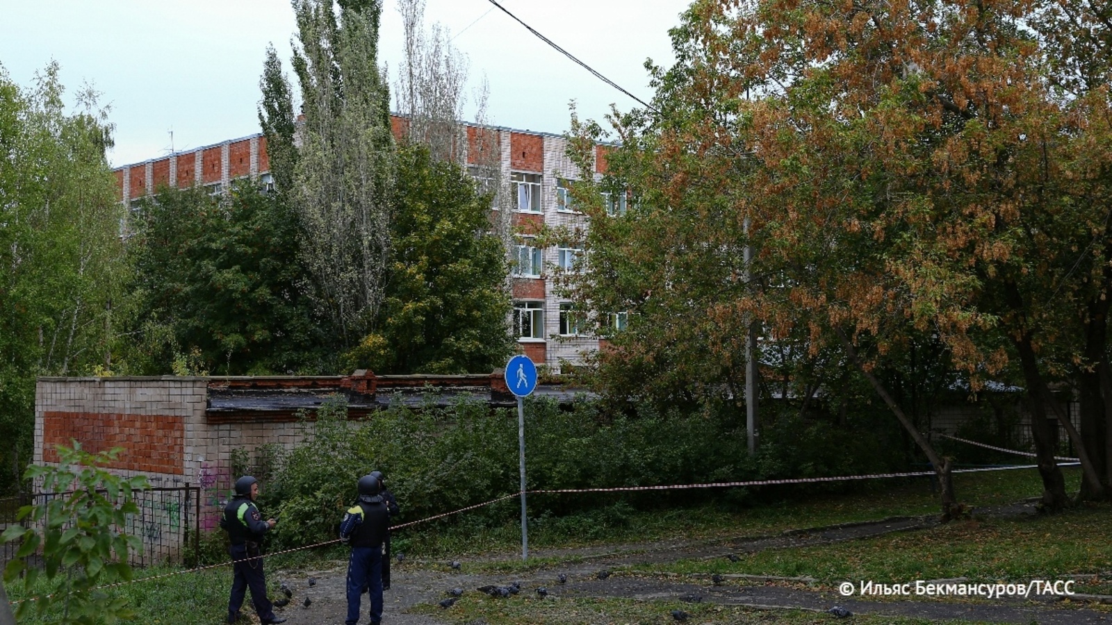 Число погибших при стрельбе в школе Ижевска увеличилось до 15