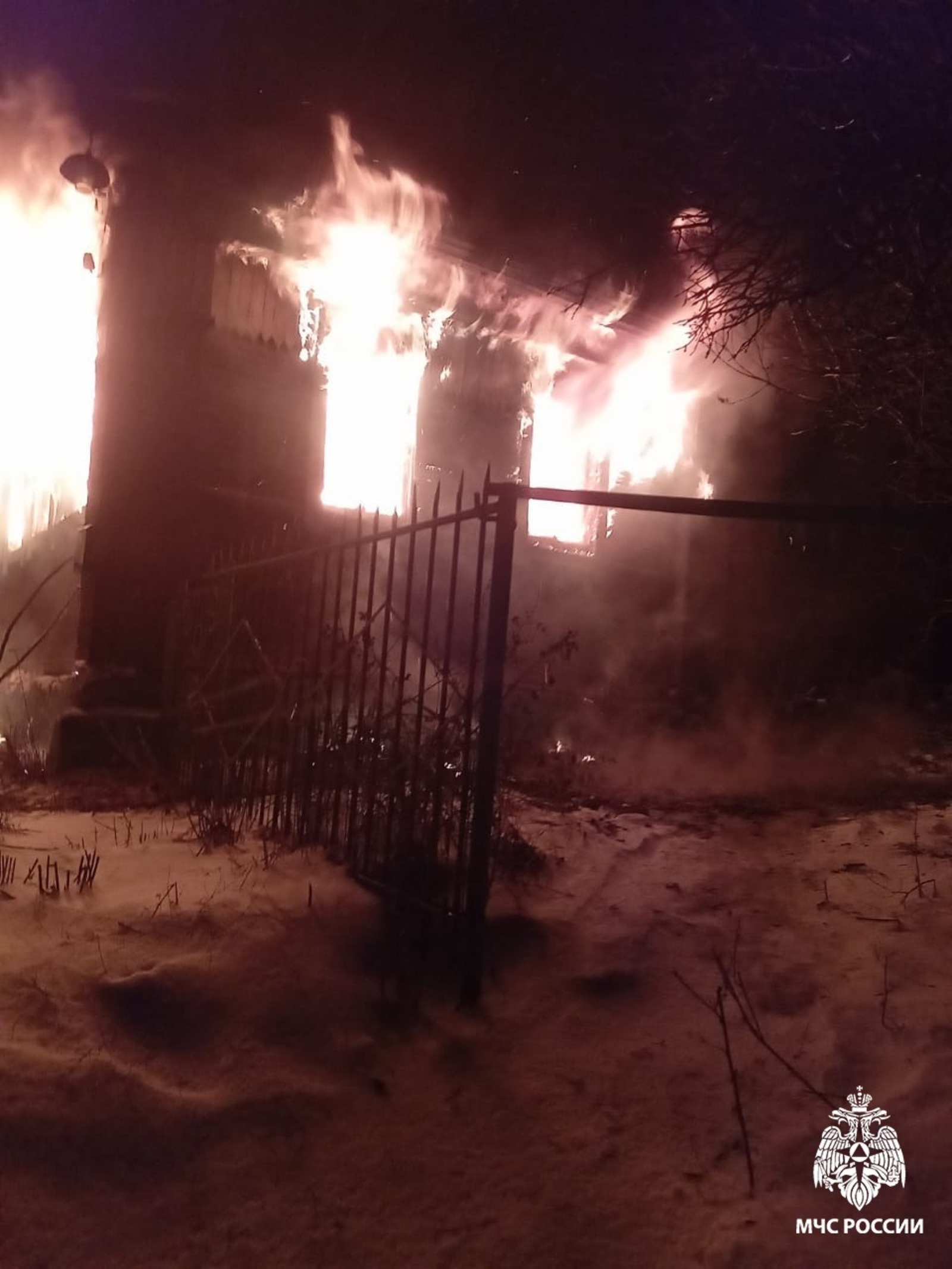 Ночью в Башкирии сгорел дом, погиб мужчина