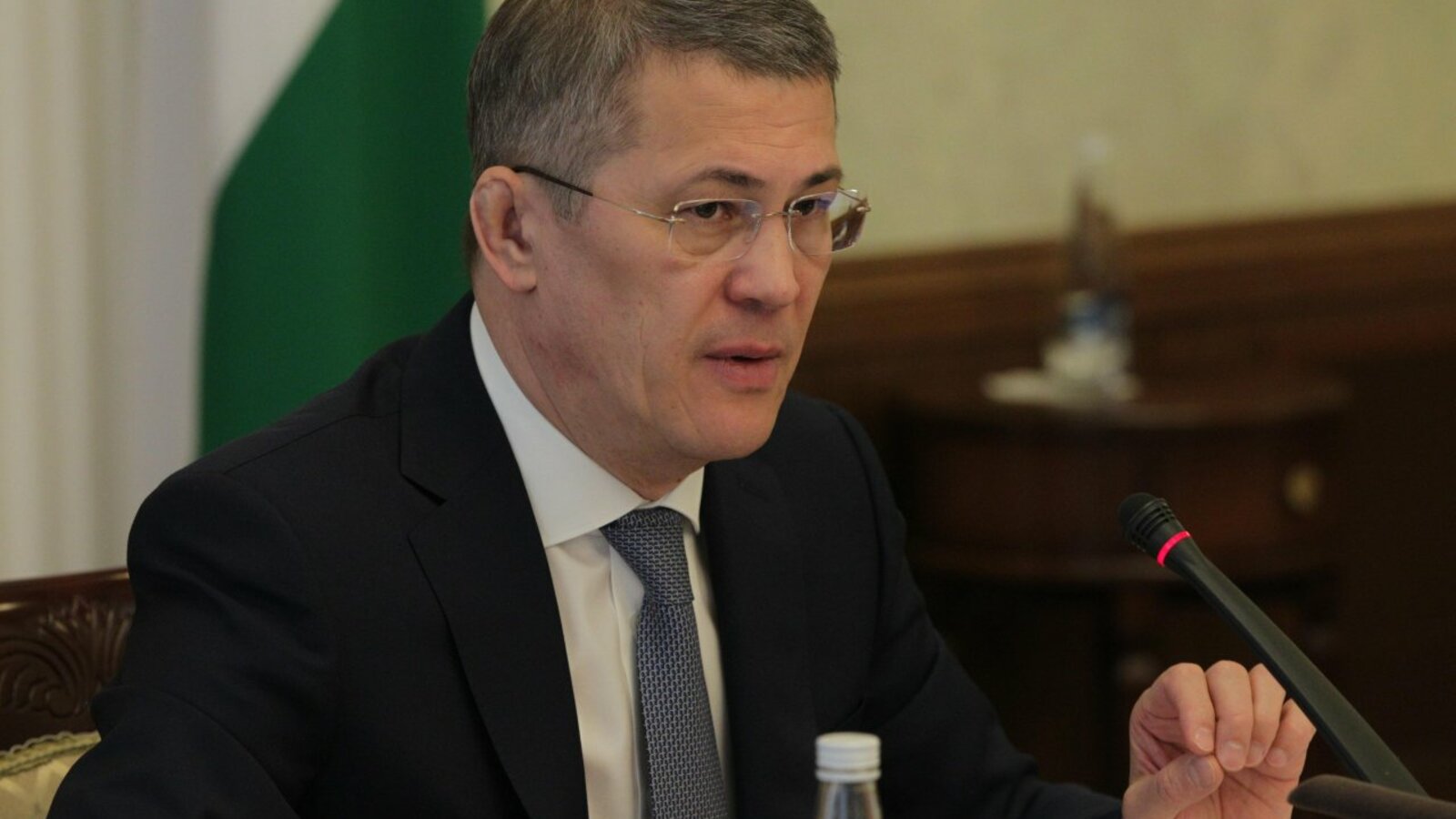 Олег Яровиков