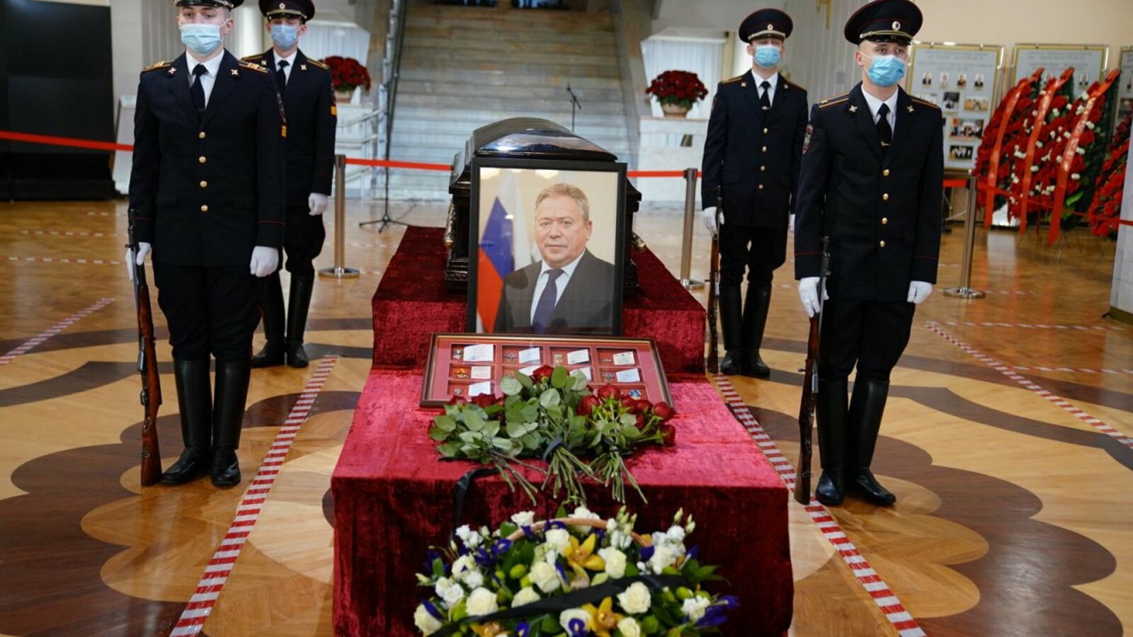 Олег Яровиков