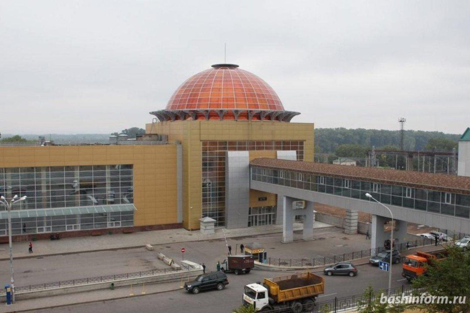 Олег Яровиков