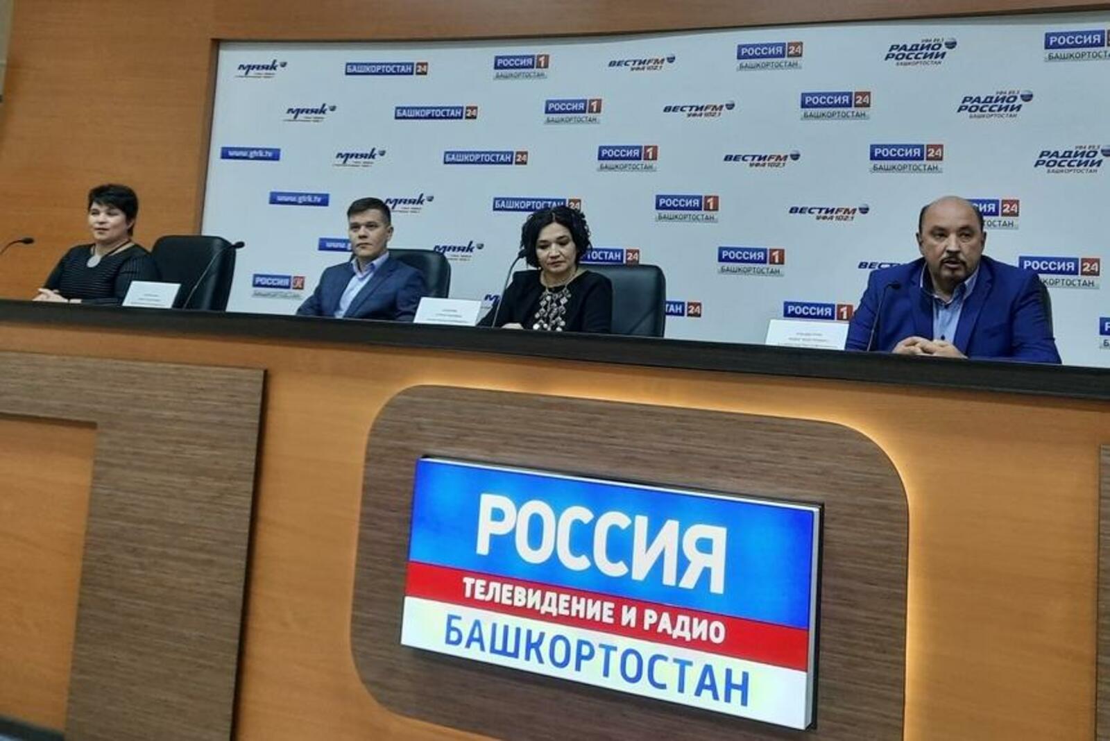 автор