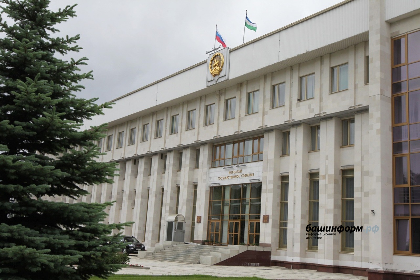 Олег Яровиков