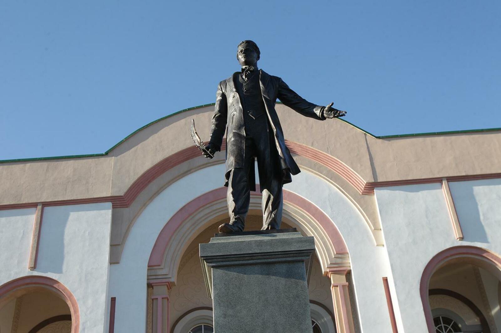 Олег Яровиков