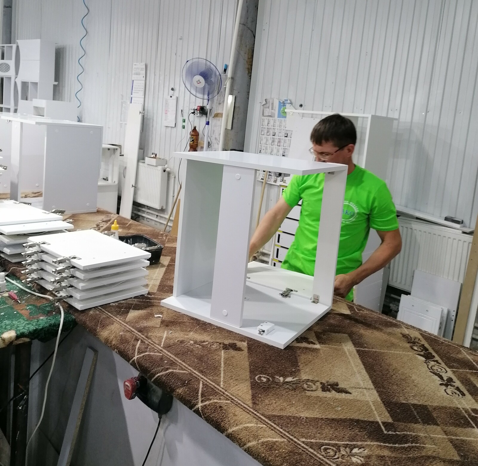 В Туймазах молодой коллектив мебельной фабрики освоил «бережливое производство»