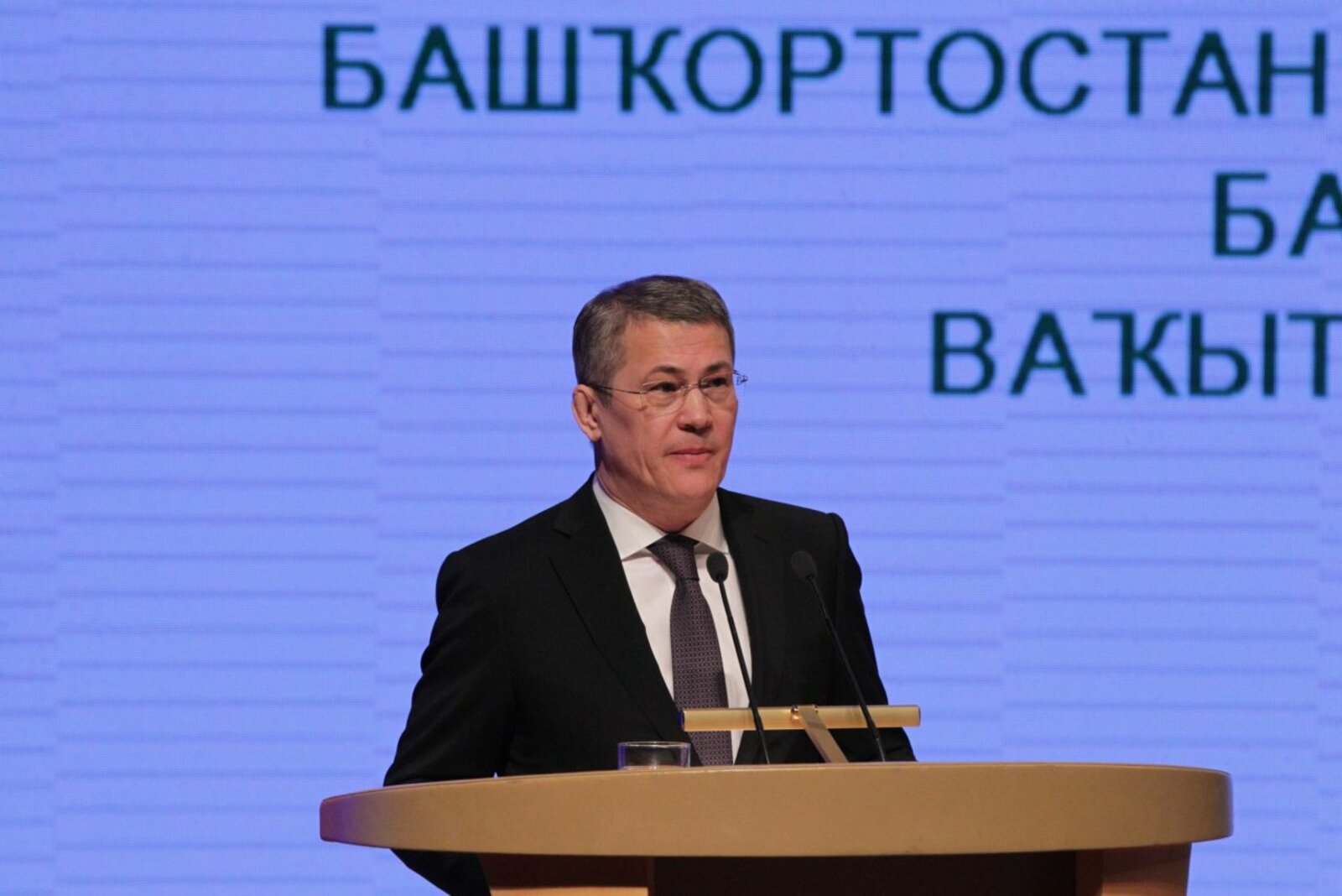 Олег Яровиков