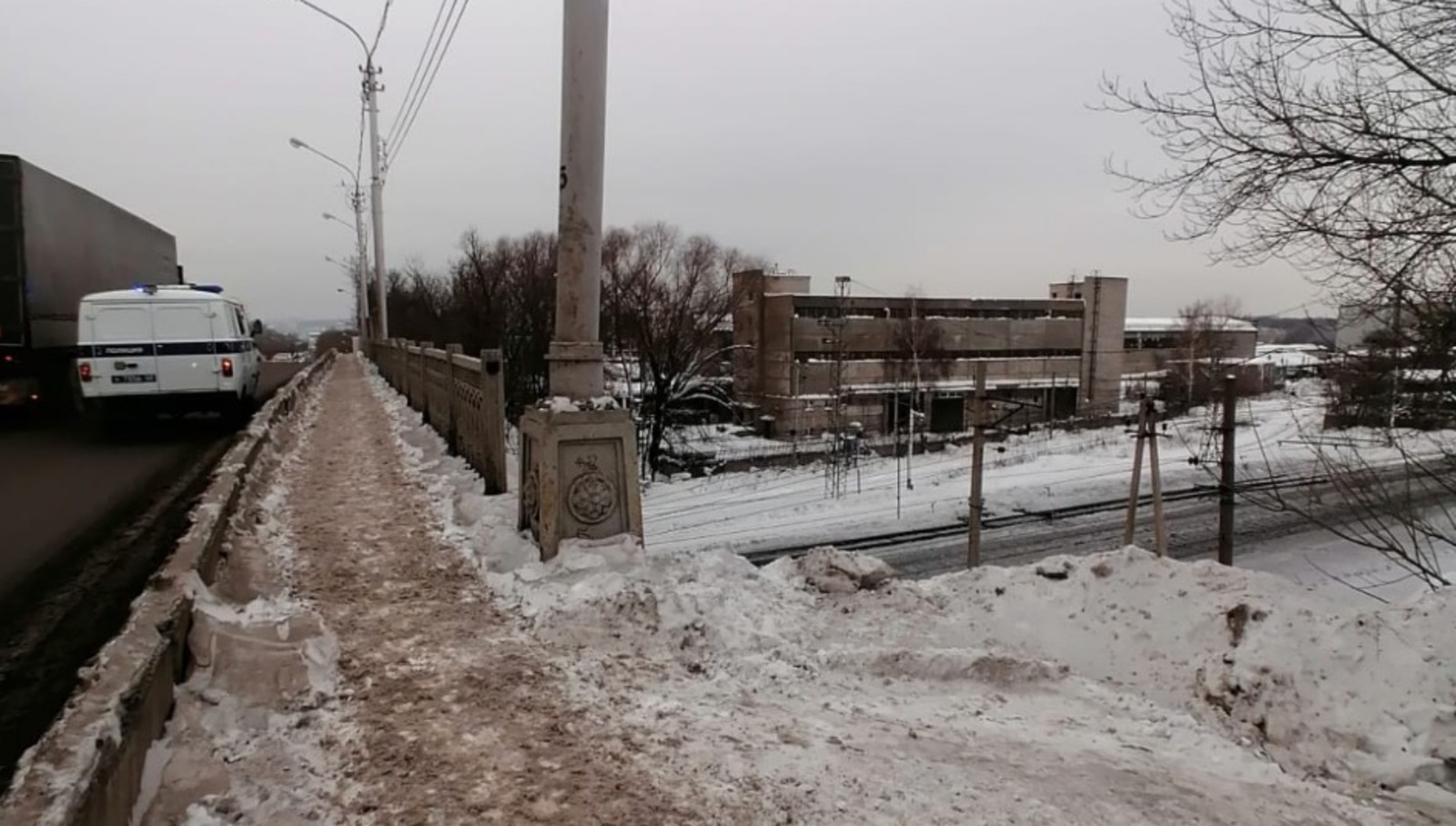 В Башкирии мужчина упал с моста  и умер