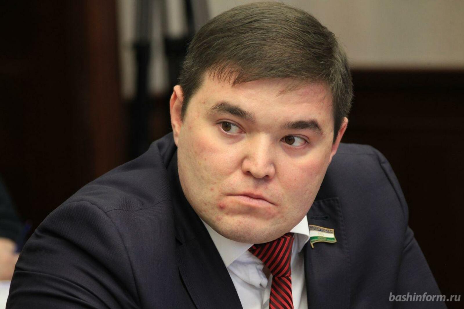 Олег Яровиков