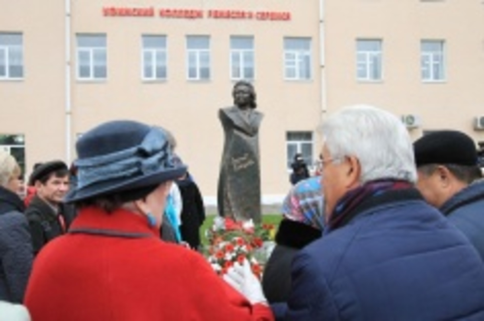 Олег Яровиков