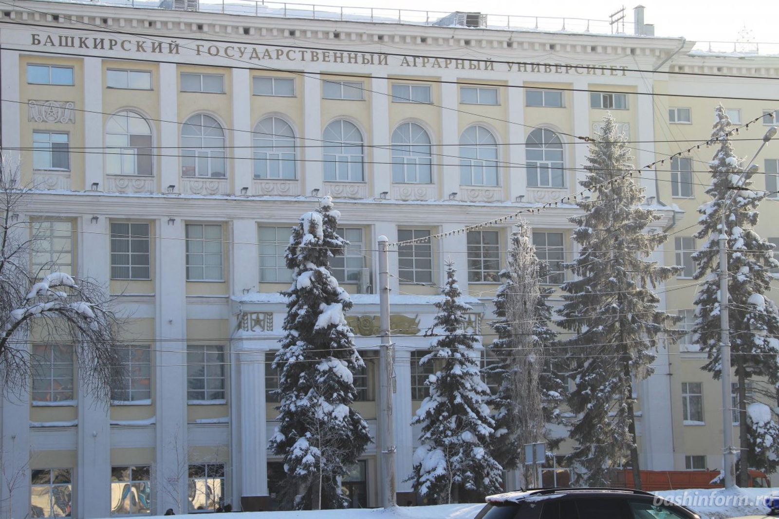 Олег Яровиков