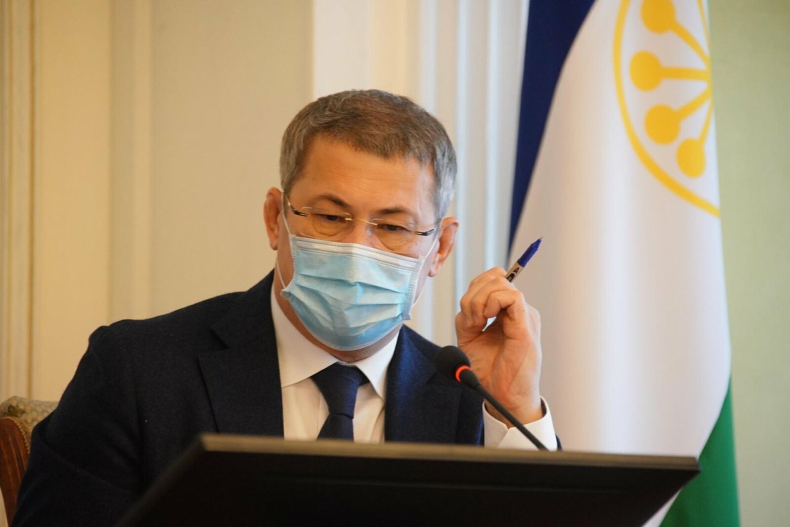 Олег Яровиков