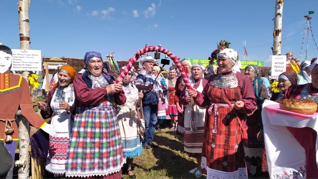 Фольклорный ансамбль «Зангари» принял участие в межрегиональном празднике «Гербер»