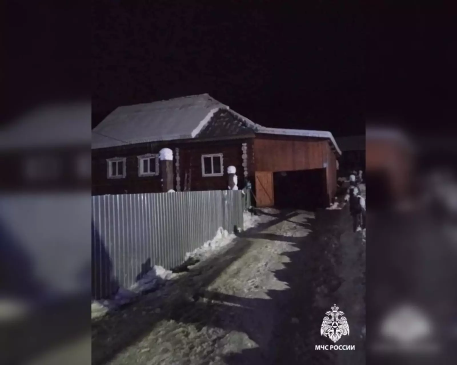 В Башкирии загорелся дом у семьи с восьмью детьми