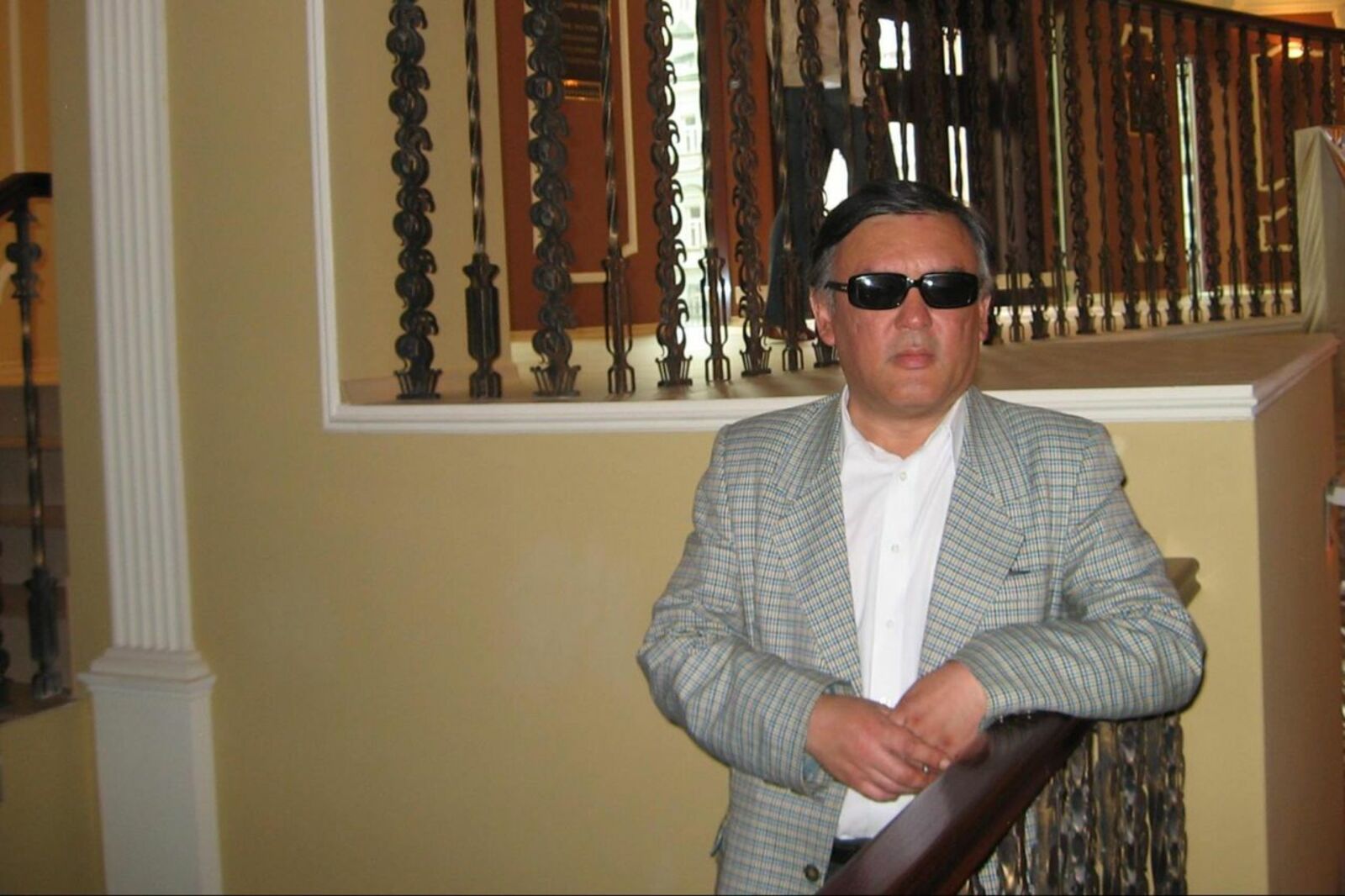 автор