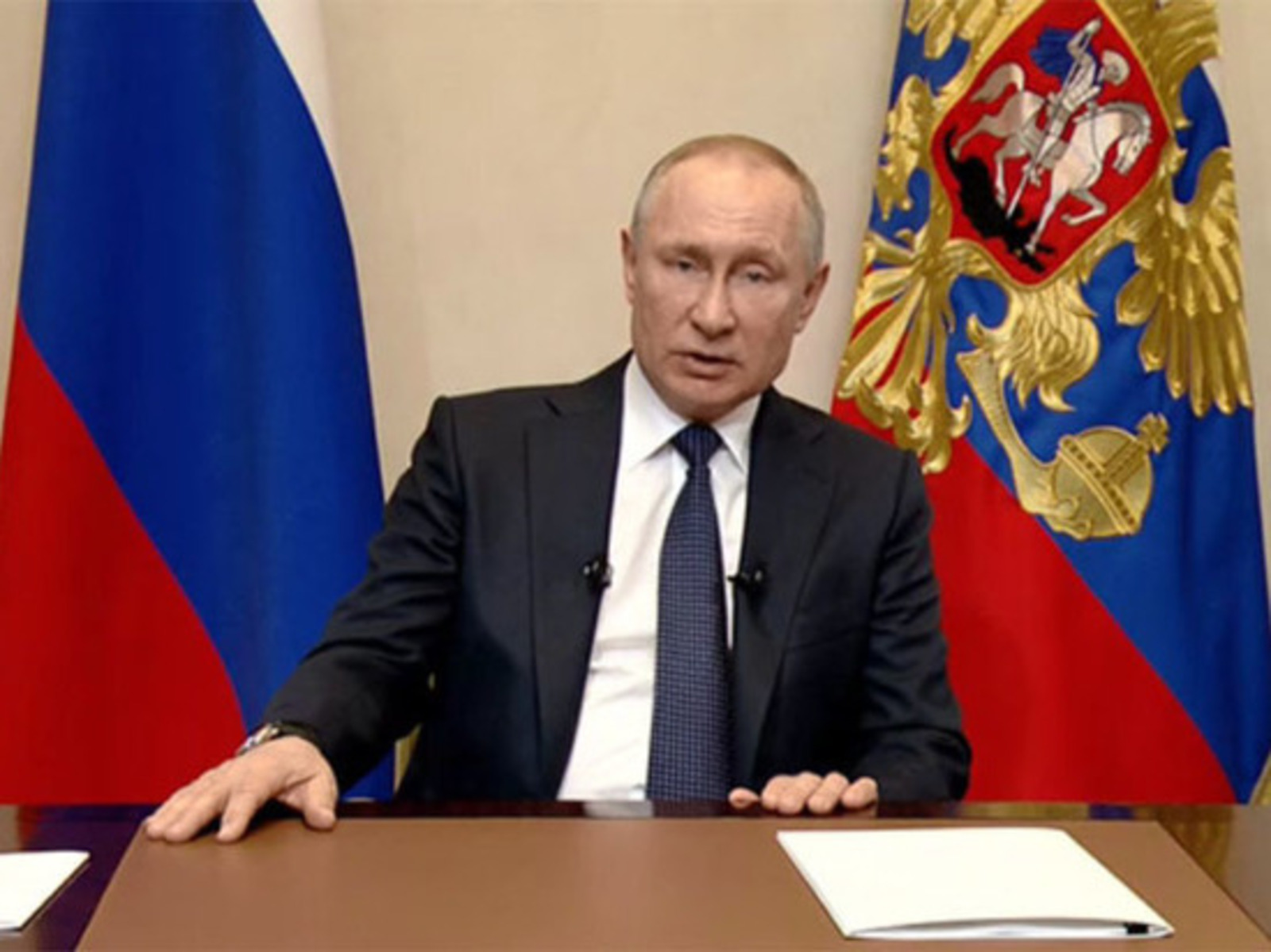 Путин назвал переживающие спад отрасли экономики России