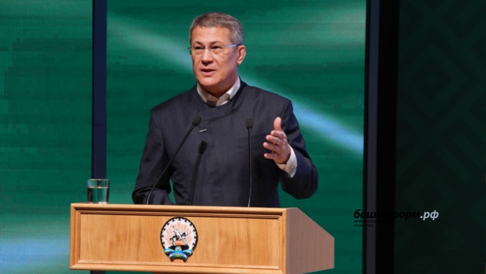 Олег Яровиков